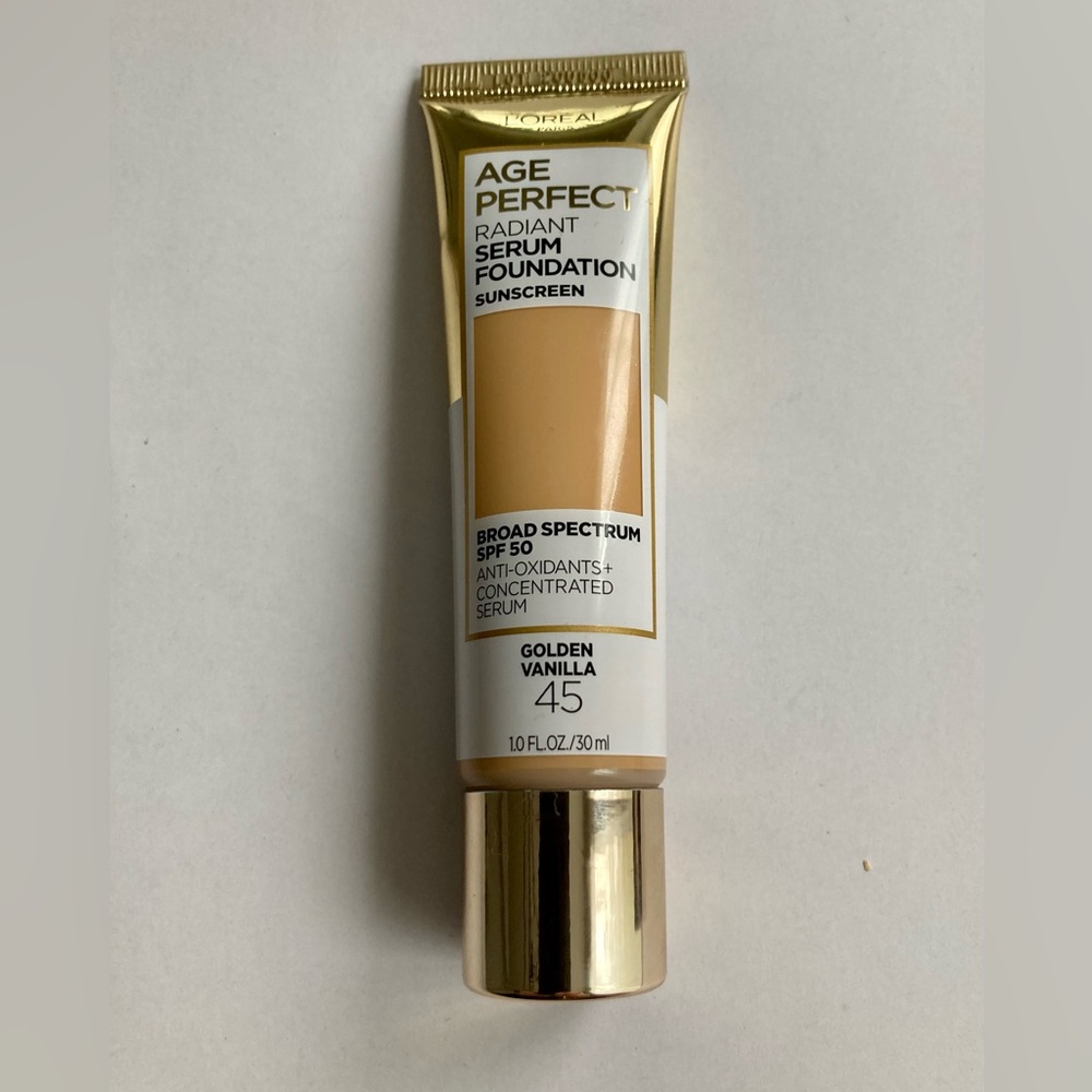 L’Oréal Age Perfect Radiant Serum Foundation Color - 45 (Golden Vanilla) 30ml - Picture 3 of 8